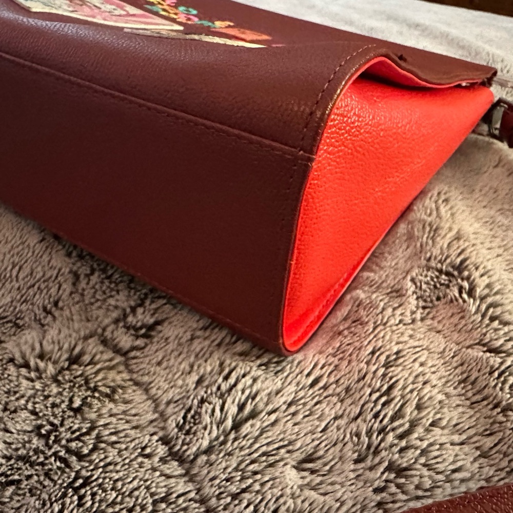 Min & Mon Manuel Crossbody Bag - Picture 4 of 12
